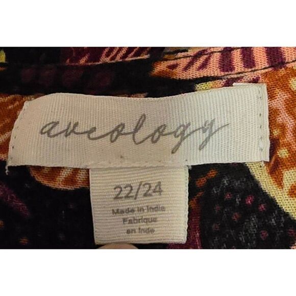 V-Neck Floral Bohemian Dress With Button Detail & Long Sleeves 22/24 3x - Picture 11 of 14